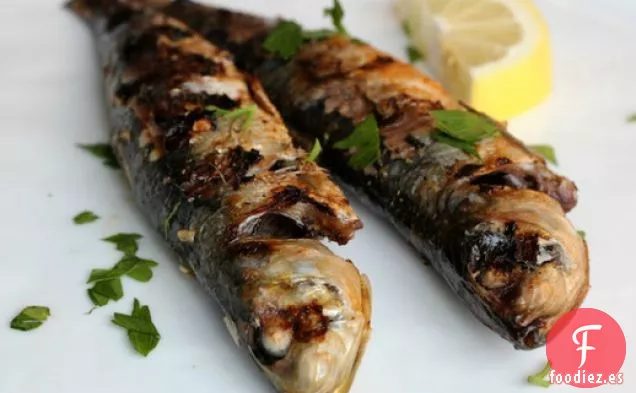 Sardinas a la Parrilla con Limón, Ajo y Pimentón