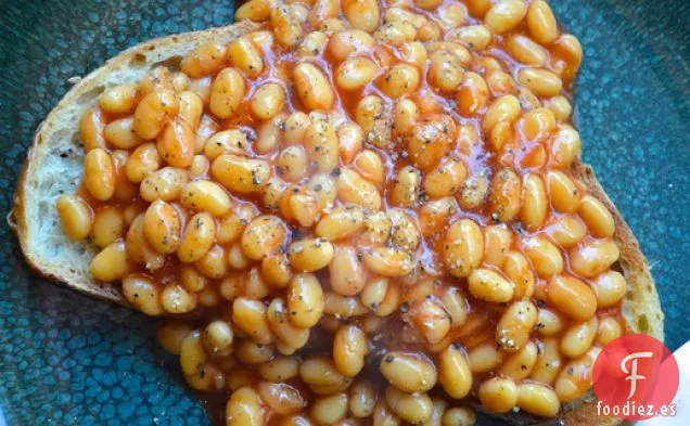 Frijoles al Estilo Británico en Tostadas