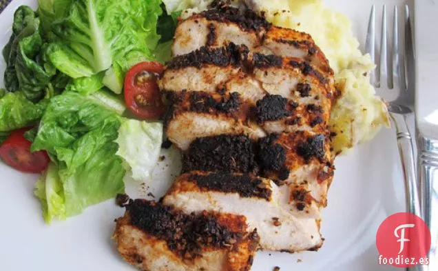 Pollo Ennegrecido Con Patatas Rotas