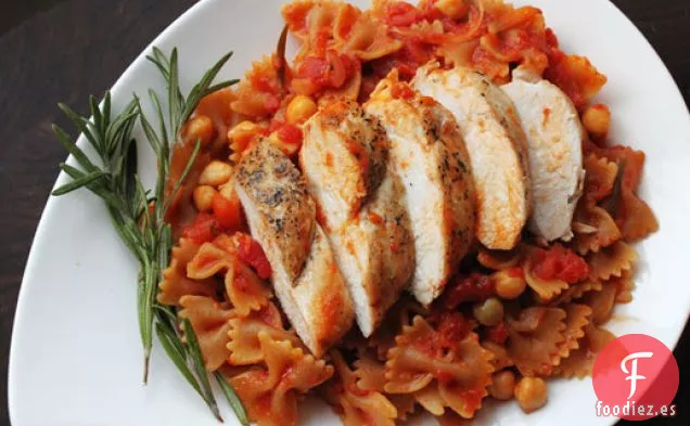 Sartén de Pasta Integral con Pollo y Garbanzos