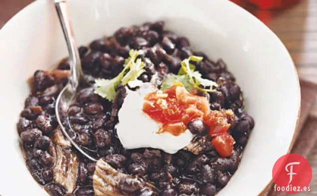 Sopa de Cerdo Estofado con Cerveza y Frijoles Negros de Cocción Lenta