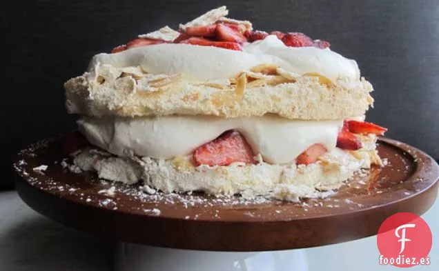 Pavlova de Fresas y Nata