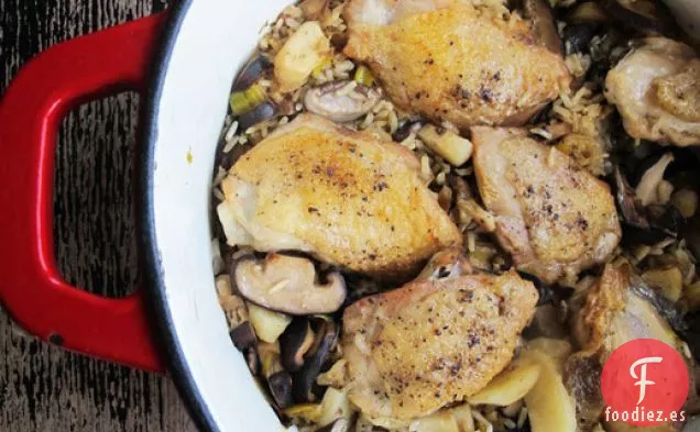 Pollo con Sésamo de una olla, Shiitake y Arroz Integral