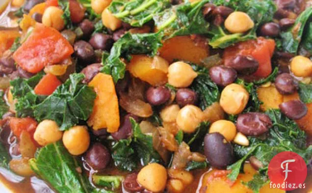 Chile De Frijoles Negros Con Calabaza Y Acelgas