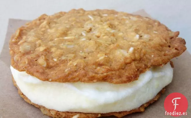 Sándwiches de Helado de Piña y Galletas Anzac