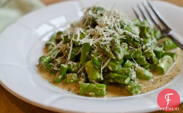 Ensalada César de Espárragos Crudos