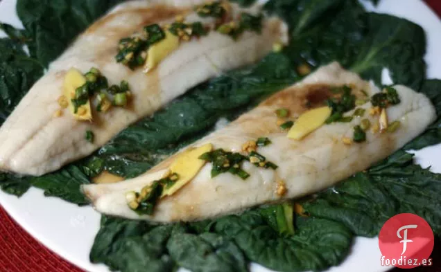 Lucioperca al vapor con Tatsoi, Jengibre y Cebolletas