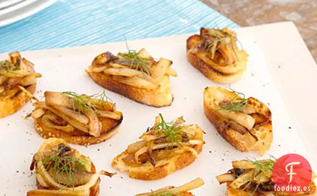 Crostini de Cebolla e Hinojo Caramelizados