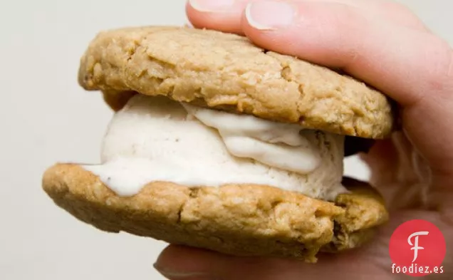 Sándwiches de Helado de Mantequilla de Maní y Plátano