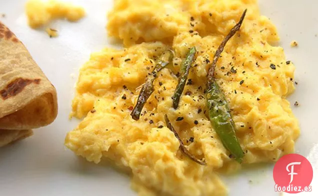 Huevos Revueltos con Aceite de Chile