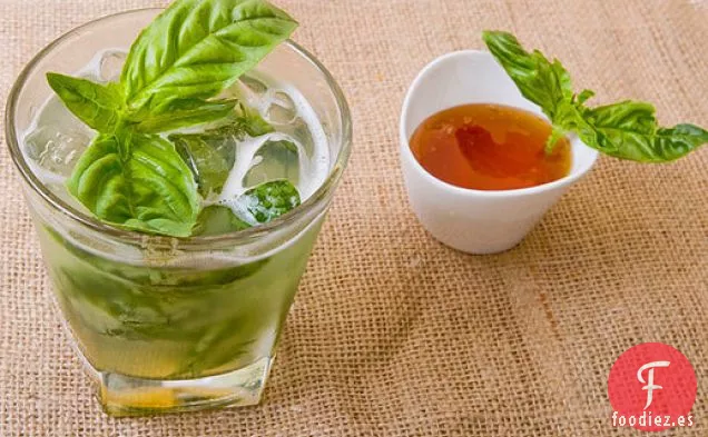 Limonada con Miel y Albahaca