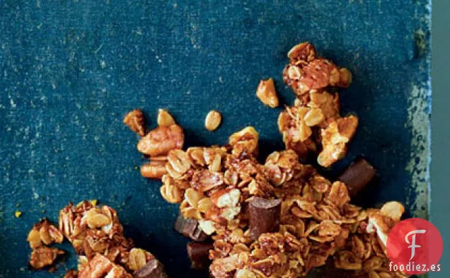 Granola de Pastel de Chocolate y Nueces