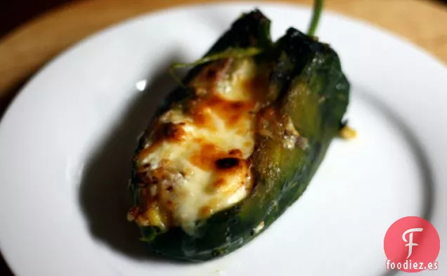 Rellenos de Chile al Horno con Maíz y Crema