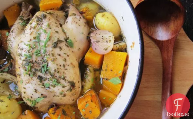 Pollo en una olla (Poule au Pot) Con Patatas y Calabaza