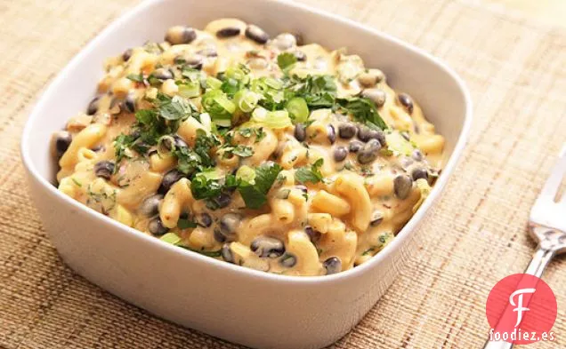 Macarrones con Queso con Frijoles Negros y Chipotle