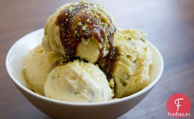Helado Crujiente de Pistacho y Sésamo Blanco