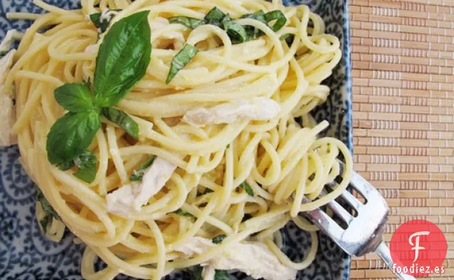 Espaguetis al Limone con Pollo Escalfado