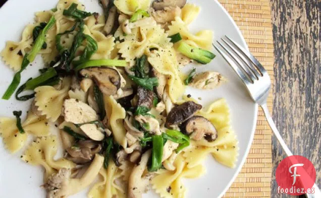 Pasta de Pollo con Mezcla de Champiñones y Cebollas Verdes