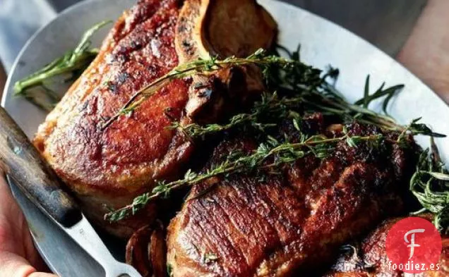 Chuletas de Cerdo de Max y Eli Sussman con Chutney de Manzana