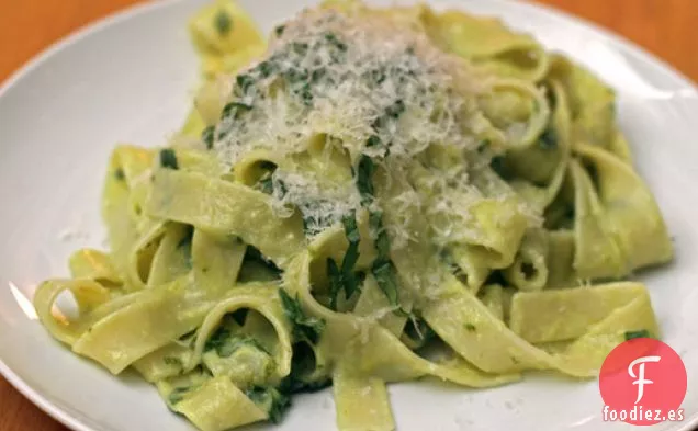 Tagliatelle con Albahaca y Yema de Huevo