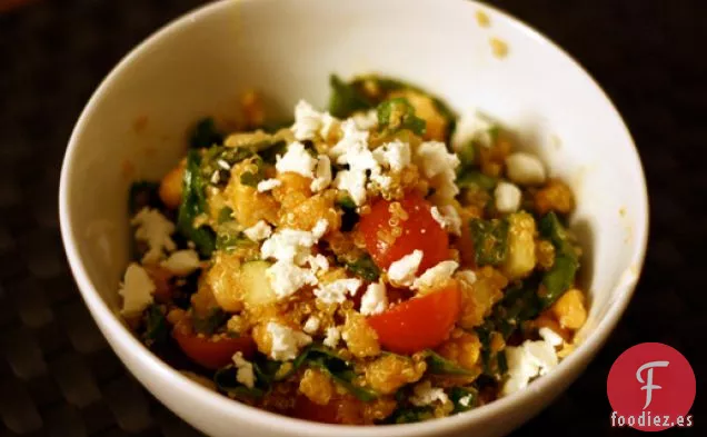 Cena Esta noche: Ensalada de Quinua, Garbanzos y Espinacas con Aderezo de Pimentón Ahumado