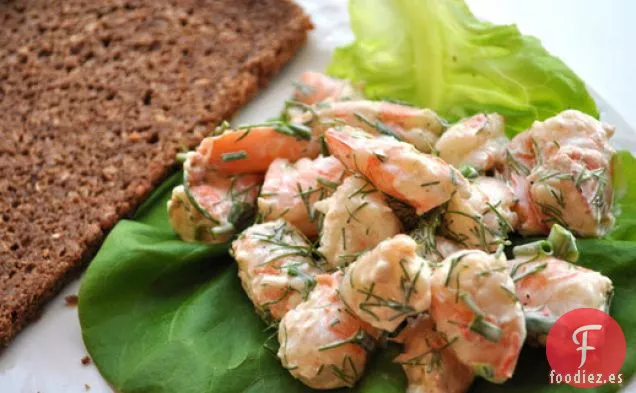 Ensalada de Camarones con Lechuga de Mantequilla y Pan de Centeno