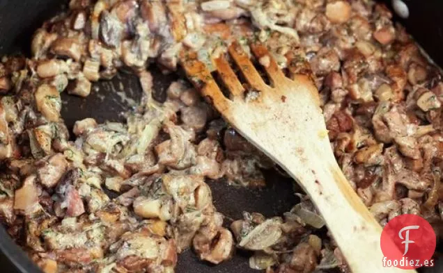 De Setas Silvestres Cocinadas Dos Veces En La Cocina De Una Casa de Campo Polaca