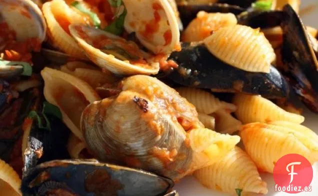Francés en un instante: Mejillones Provenzales y Almejas Sobre Conchas