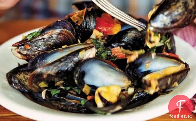 Mejillones Fra Diavolo con Ajo Asado de ' The Catch