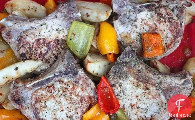Chuletas de Cerdo Con Patatas y Pimientos en Vinagre