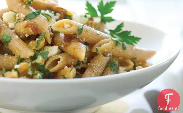 Penne integral con Nueces, Cebollas Caramelizadas y Salata de Ricotta