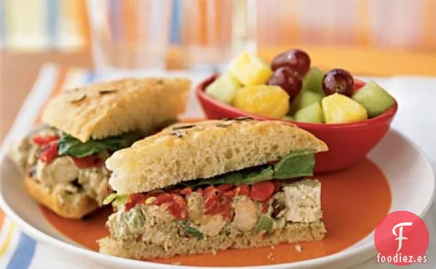 Sándwiches de Ensalada de Pollo al Pesto