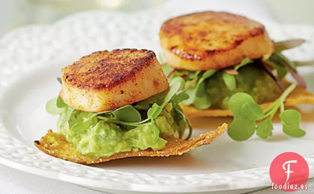 Tostadas de Vieira y Aguacate
