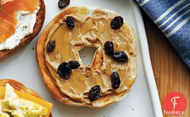 Bagel de Mantequilla de Maní, Miel y Pasas