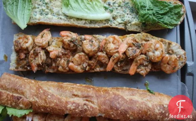 Po' Boy de Camarones a la Barbacoa al estilo de Nueva Orleans