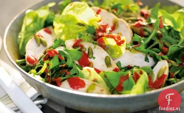 Ensalada de Pollo, Bibb y Rúcula con Vinagreta de Frambuesa