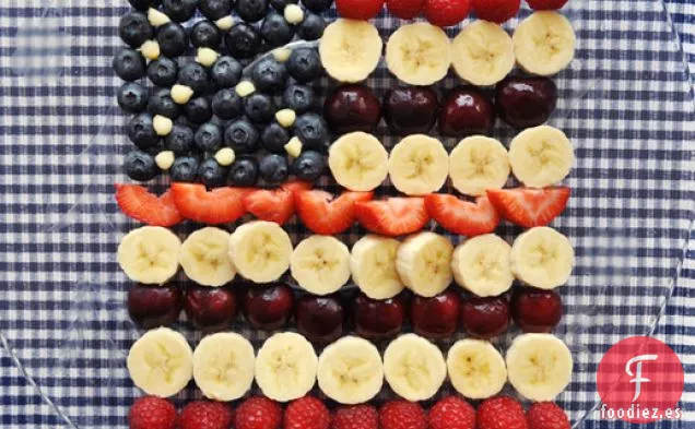 Ensalada de Frutas con Bandera Americana