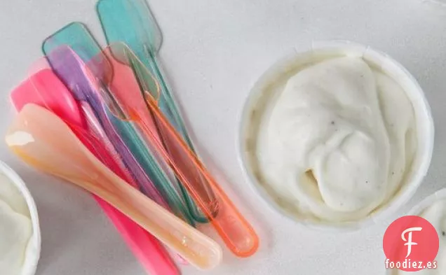 Mousse de Yogur de Cardamomo con Albaricoques
