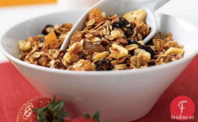 Cereal de Tres Granos para el Desayuno con Nueces y Frutas Secas