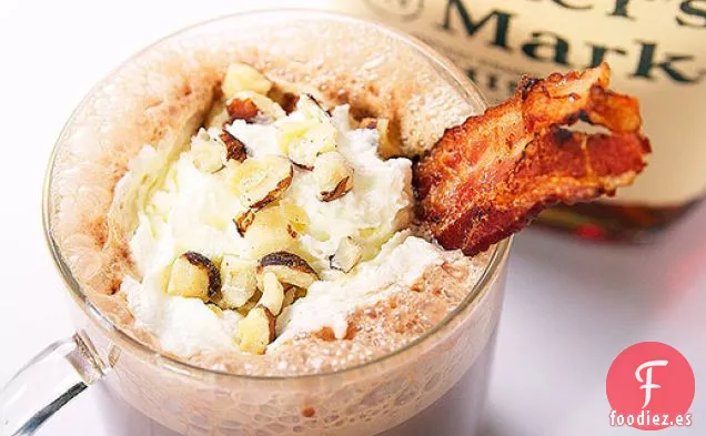 Chocolate Caliente con Tocino, Bourbon y Avellanas