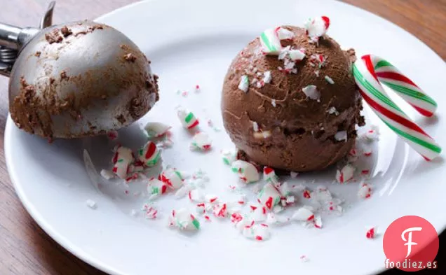 Helado de Chocolate Negro con Especias y Bastón de Caramelo