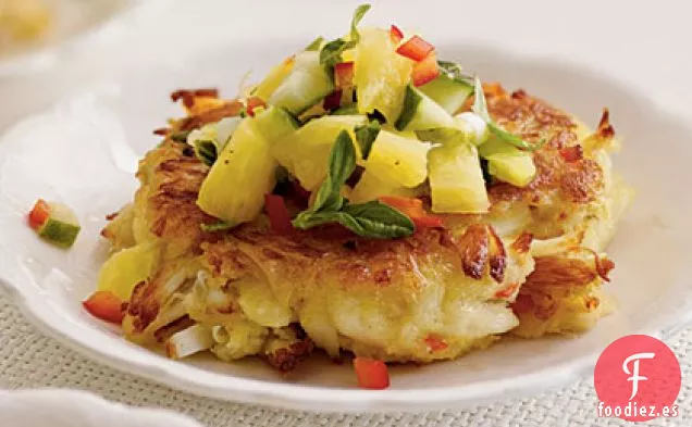 Mini Pasteles de Cangrejo con Salsa de Piña y Pepino