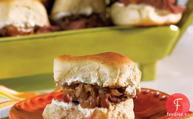 Sándwiches de Ternera y Azul con Cebollas Caramelizadas