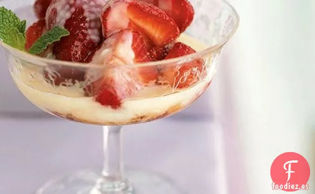 Crema Inglesa con Fresas con Azúcar Morena