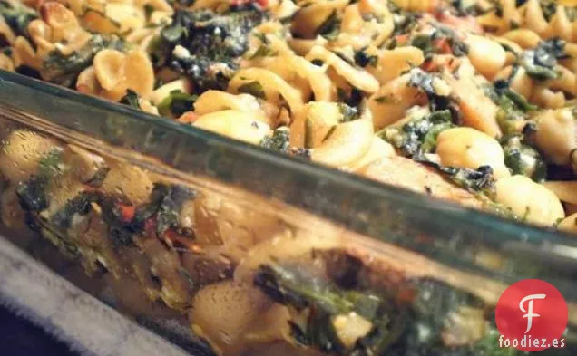 Saludable y Delicioso: Pasta de Trigo Integral con Salchicha de Pollo, Garbanzos y Verduras con Ajo
