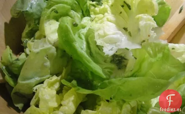 Ensalada de Lechuga de Mantequilla con Estragón y Vinagreta de Miel Cítrica