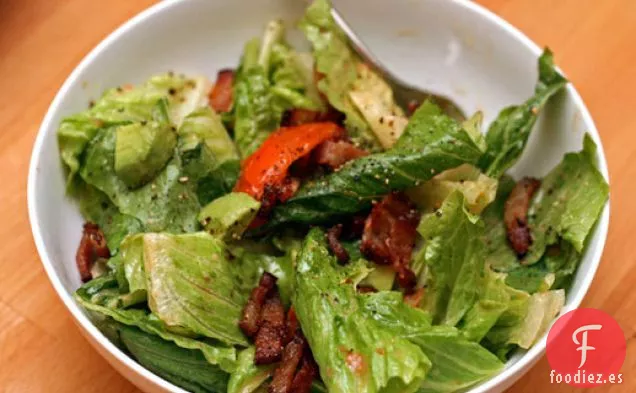 Cena de esta noche: Ensalada de Tocino, Lechuga y Tomate con Aderezo de Alioli