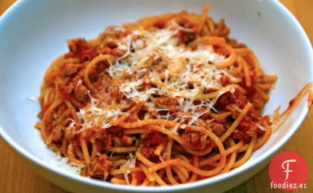 Cena esta noche: Bucatini con Salsicce (Bucatini con Salchicha)