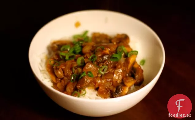 Cena de esta noche: Bhaji de Champiñones (Champiñones en Salsa de Tomate y Cebolla)