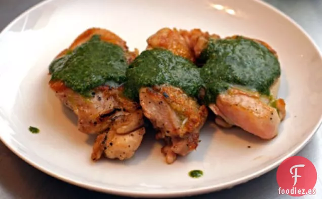 Cena de Esta Noche: Pollo a la Parrilla con Salsa de Hierbas